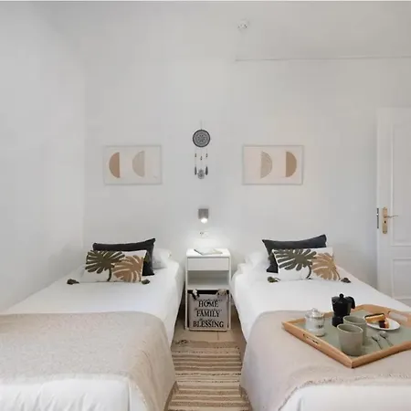 Lägenhet Serene Terrace And Pool