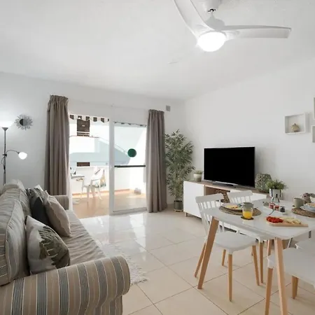 Serene Terrace And Pool *