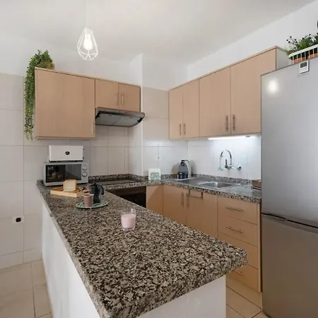 Serene Terrace And Pool *