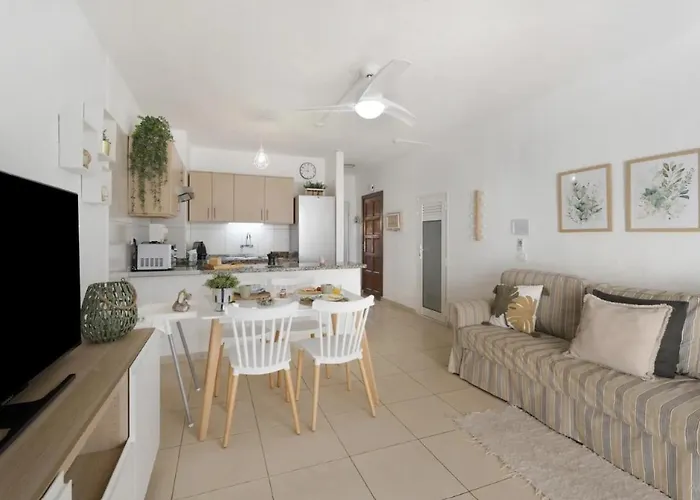 Apartment Serene Terrace And Pool Playa de las Americas (Tenerife)